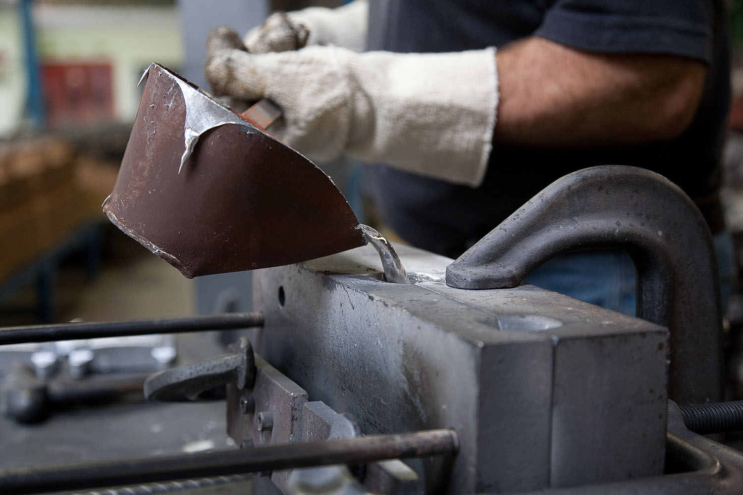 قالب گیری فلزی post thumbnail image